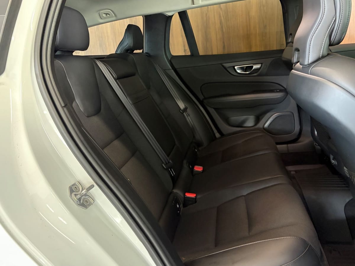 Volvo V60 Momentum Pro°Klima°Tempo°AHK°Kamera°SHZ° foto 8