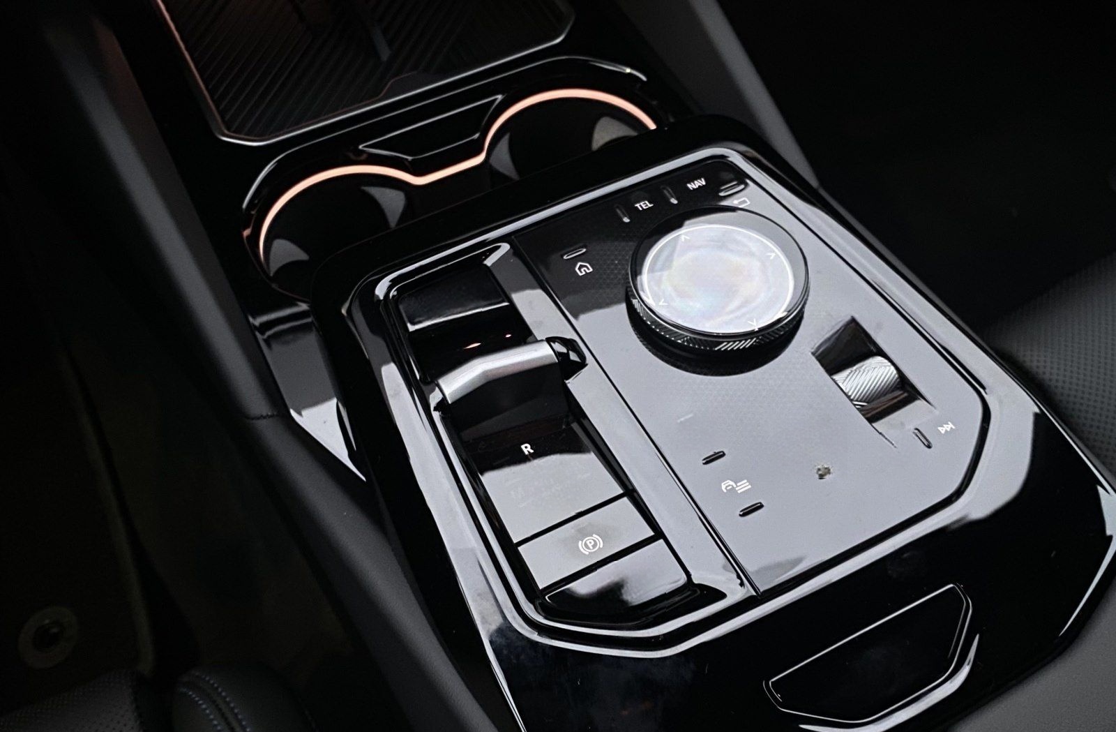 BMW 520d M Sport Pro|AHK|Pano|Autobahnass.|HiFi foto 12