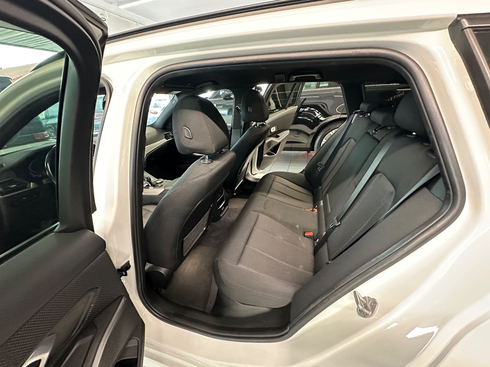 BMW 318 d Advantage SCHECKHEFT VOLL foto 10