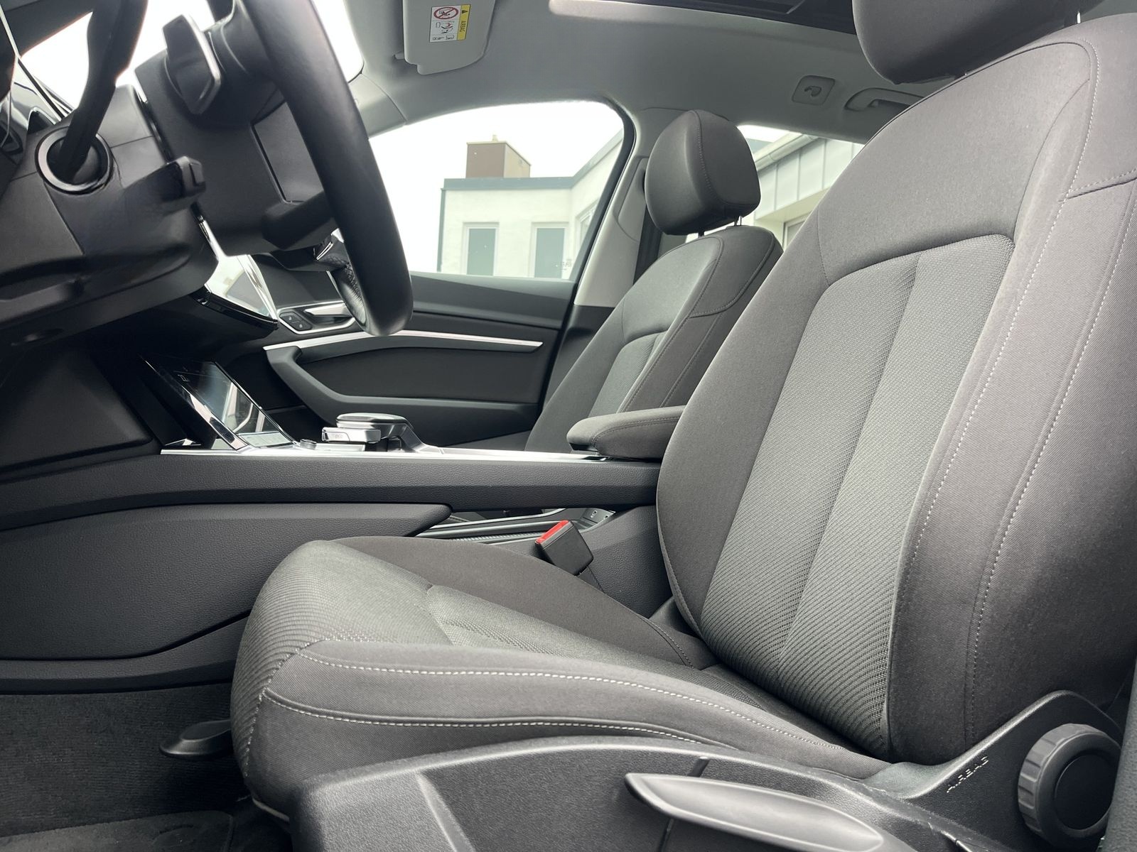 Audi e-tron 149€ m.20% Anz. 19 Zoll AHK Panorama el.K foto 10