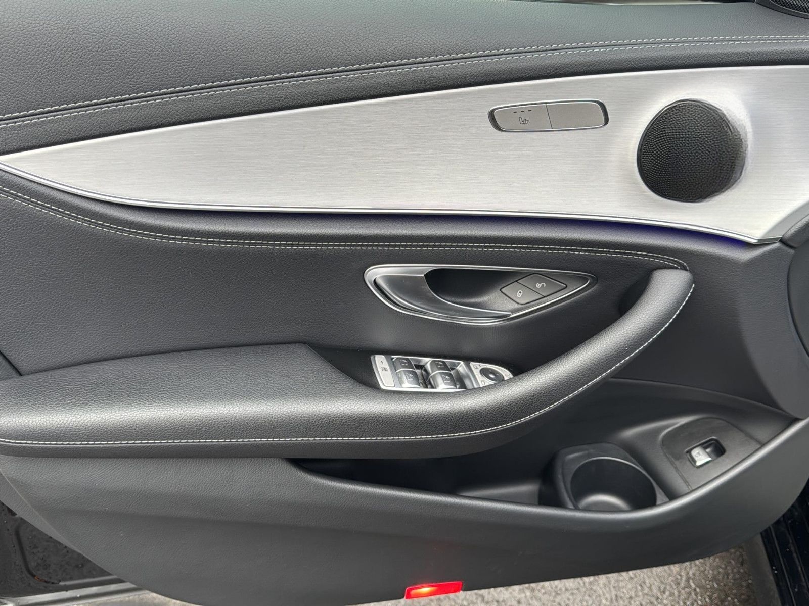 Mercedes-Benz E 300 de AMG Allrad Navi*Leder*HeadUp*AHK*LED*DA foto 24