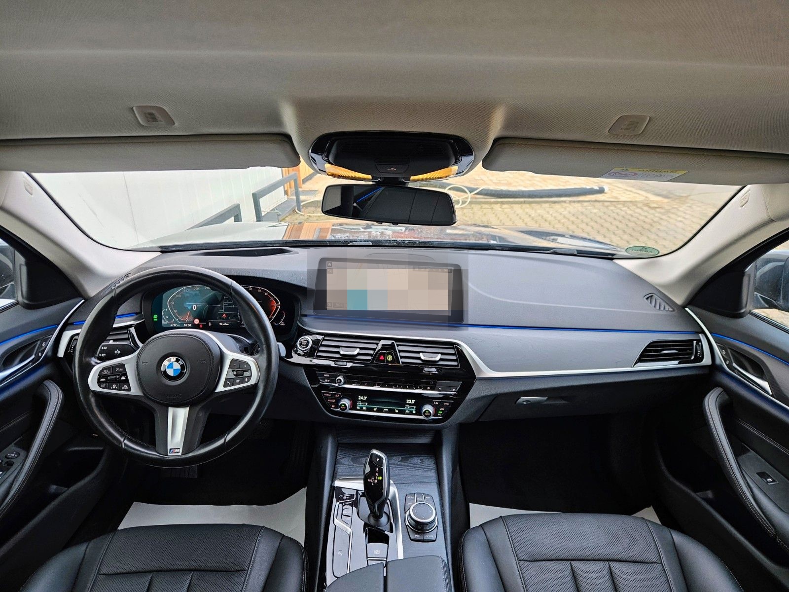 BMW 520d*HUD*AHK*Dr.Ass.+*ACC*KAMERA*M-LENKRAD foto 14