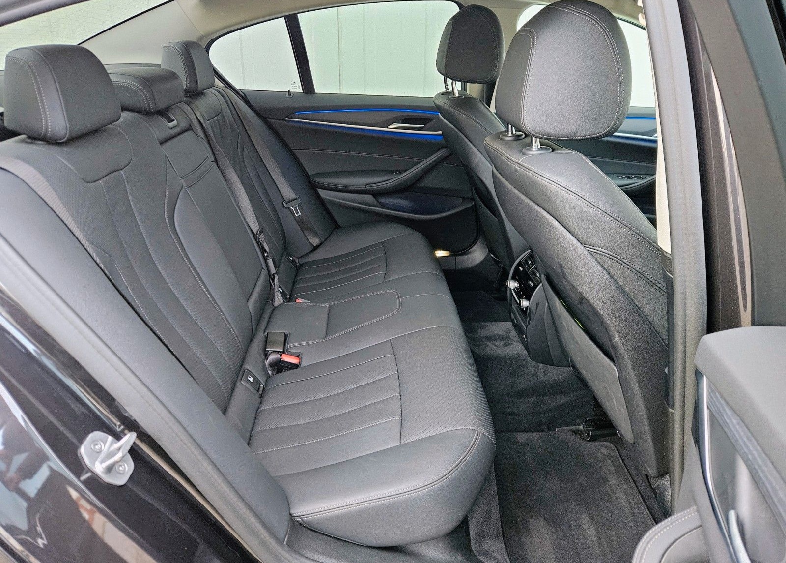 BMW 520d*HUD*AHK*Dr.Ass.+*ACC*KAMERA*M-LENKRAD foto 18