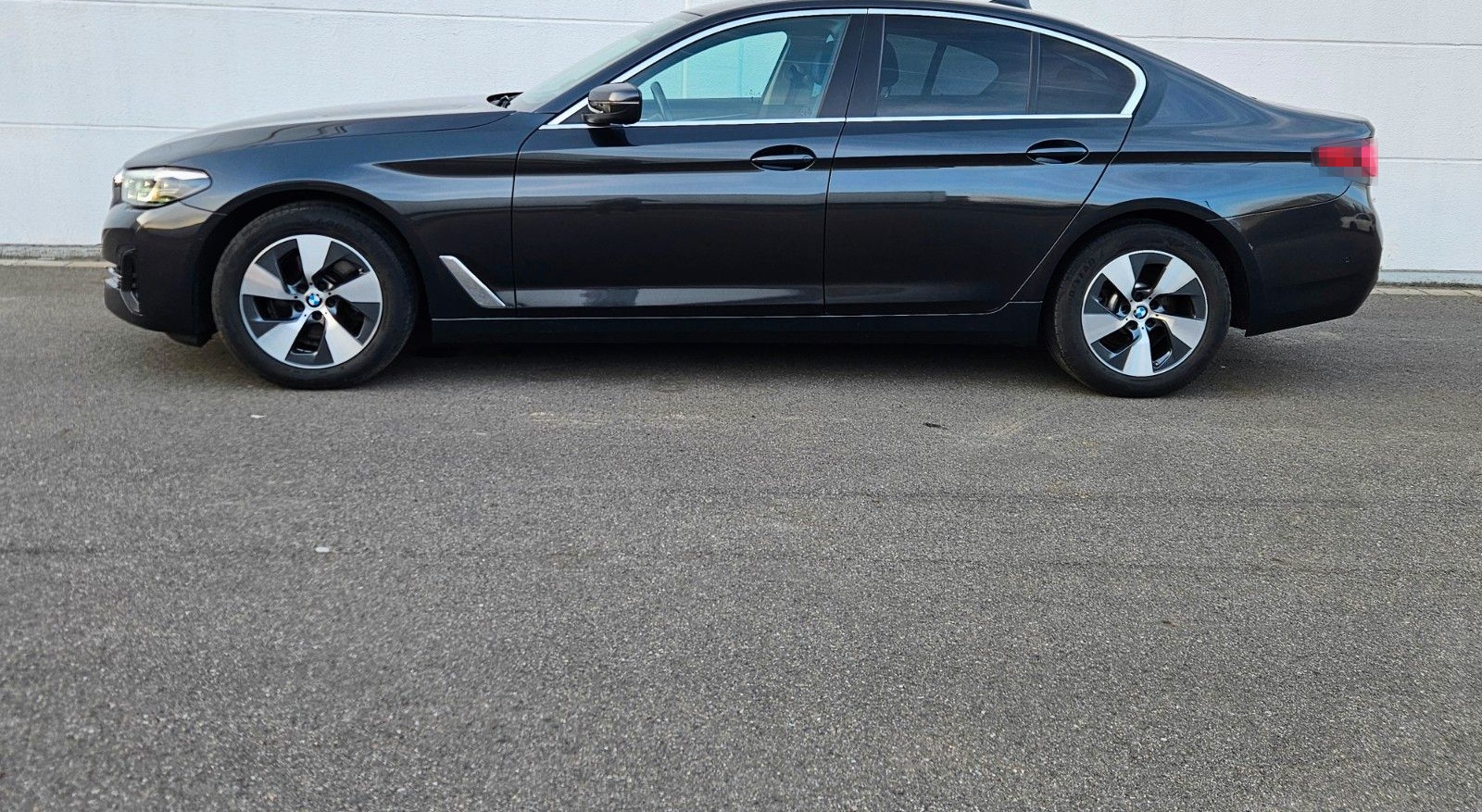 BMW 520d*HUD*AHK*Dr.Ass.+*ACC*KAMERA*M-LENKRAD foto 5