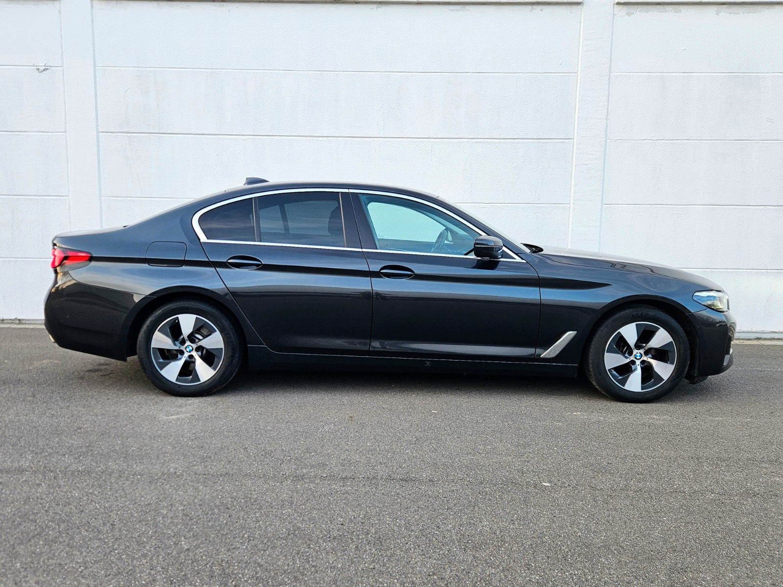 BMW 520d*HUD*AHK*Dr.Ass.+*ACC*KAMERA*M-LENKRAD foto 6
