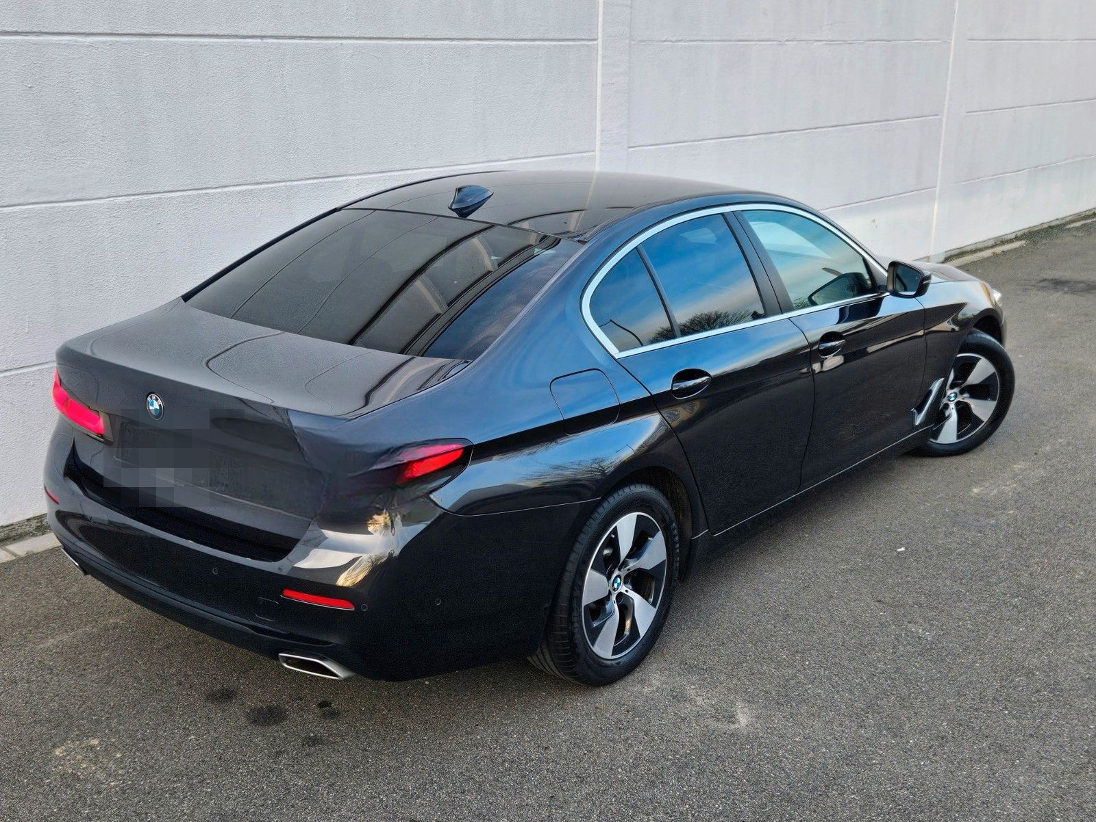 BMW 520d*HUD*AHK*Dr.Ass.+*ACC*KAMERA*M-LENKRAD foto 9