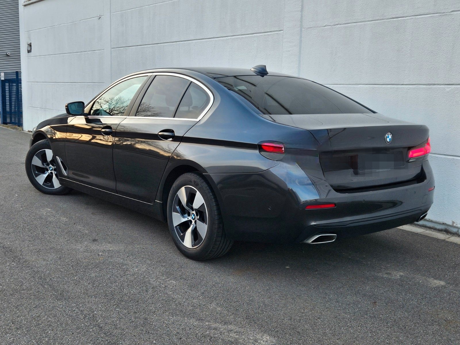BMW 520d*HUD*AHK*Dr.Ass.+*ACC*KAMERA*M-LENKRAD foto 10