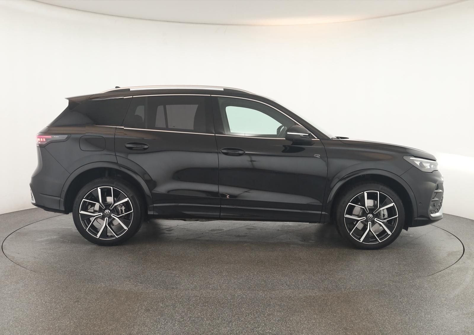 Volkswagen Tiguan 2.0 TSI DSG 4M R-Line IQ Pano Nav ACC 360 foto 4