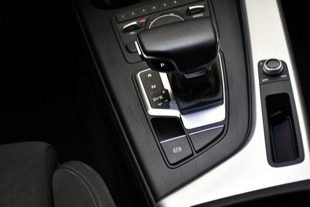 Audi A4 Avant 40TFSI S tronic sport NAVI/XENON/SITZHZ foto 6
