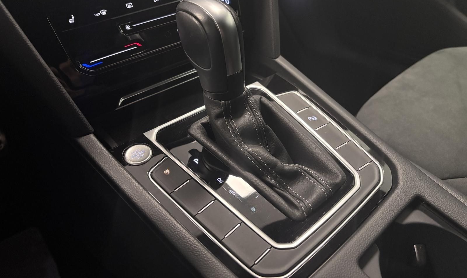 Volkswagen Arteon 2.0 TSI  Virtual Matrix LED Pano ACC Navi foto 16