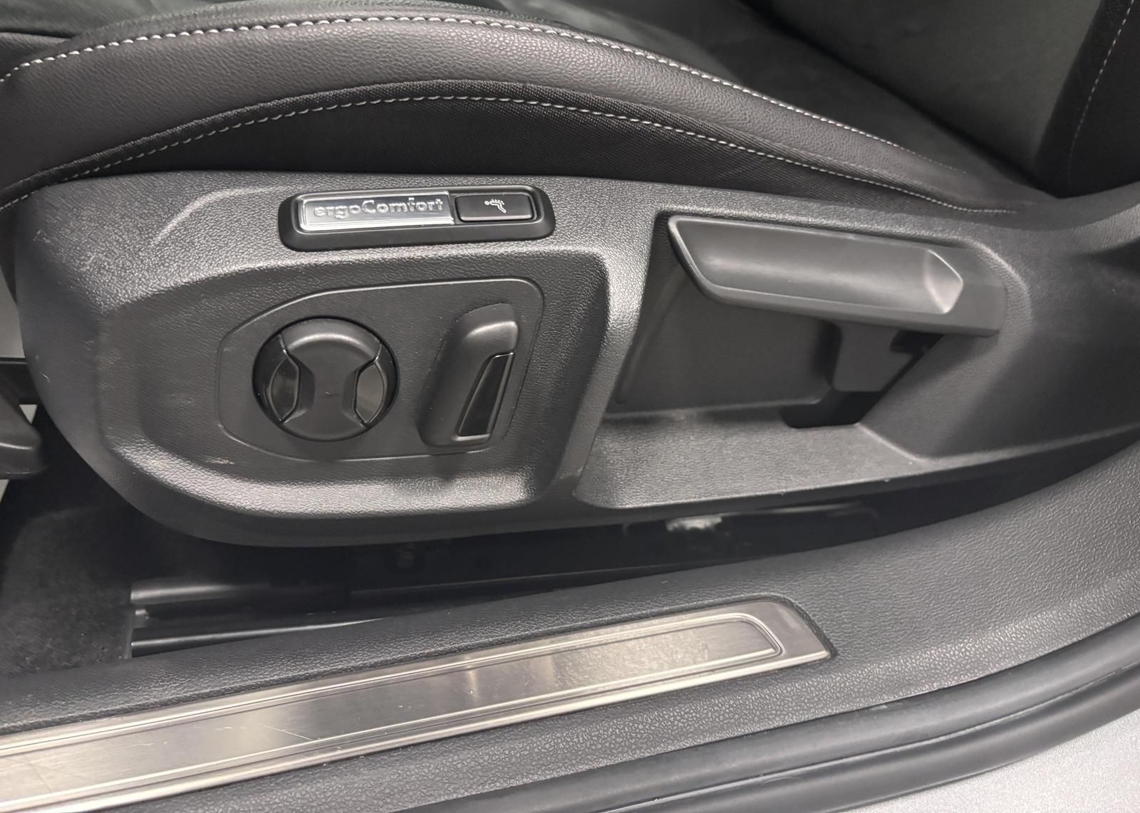 Volkswagen Arteon 2.0 TSI  Virtual Matrix LED Pano ACC Navi foto 28