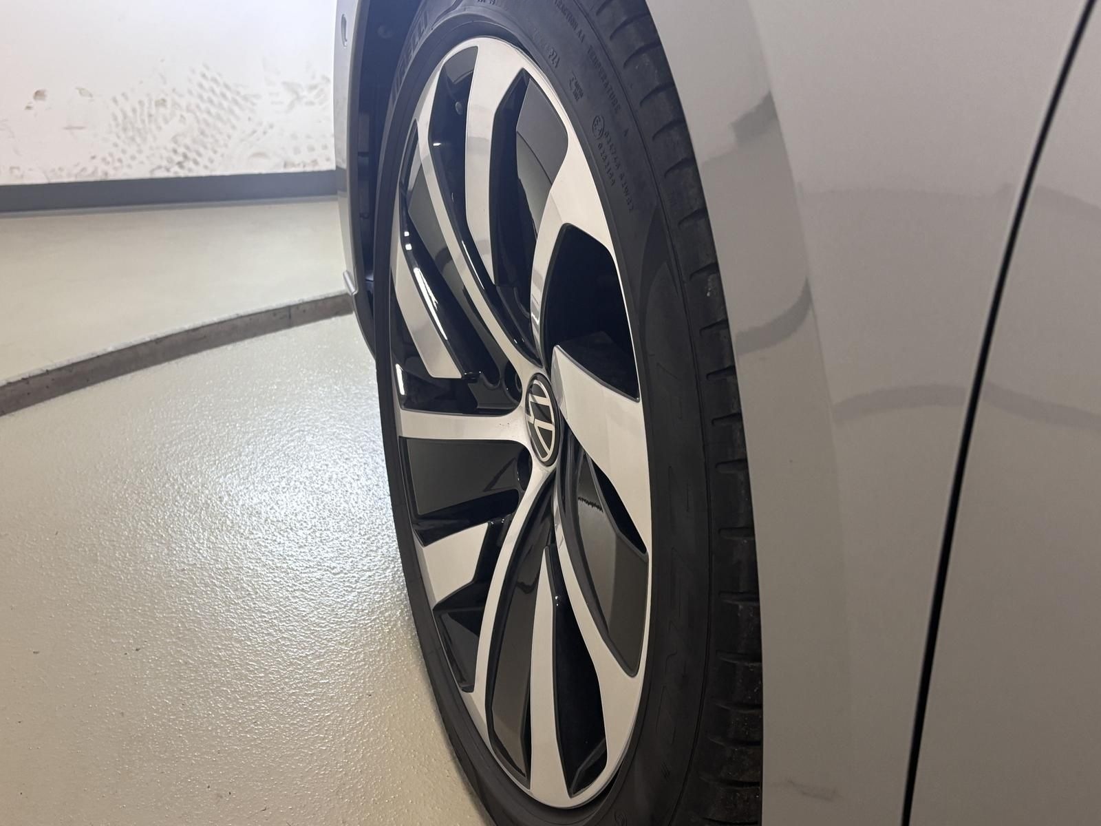 Volkswagen Arteon 2.0 TSI  Virtual Matrix LED Pano ACC Navi foto 29