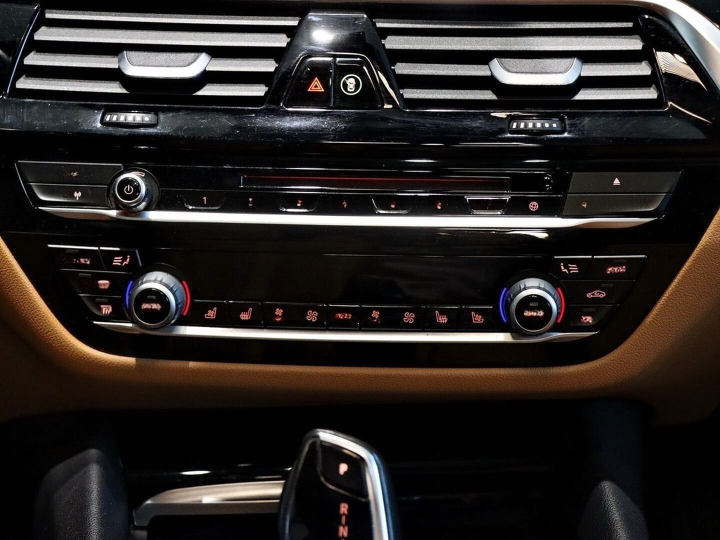 BMW 530d Sport Line "Limousine" AHK Head-Up foto 14