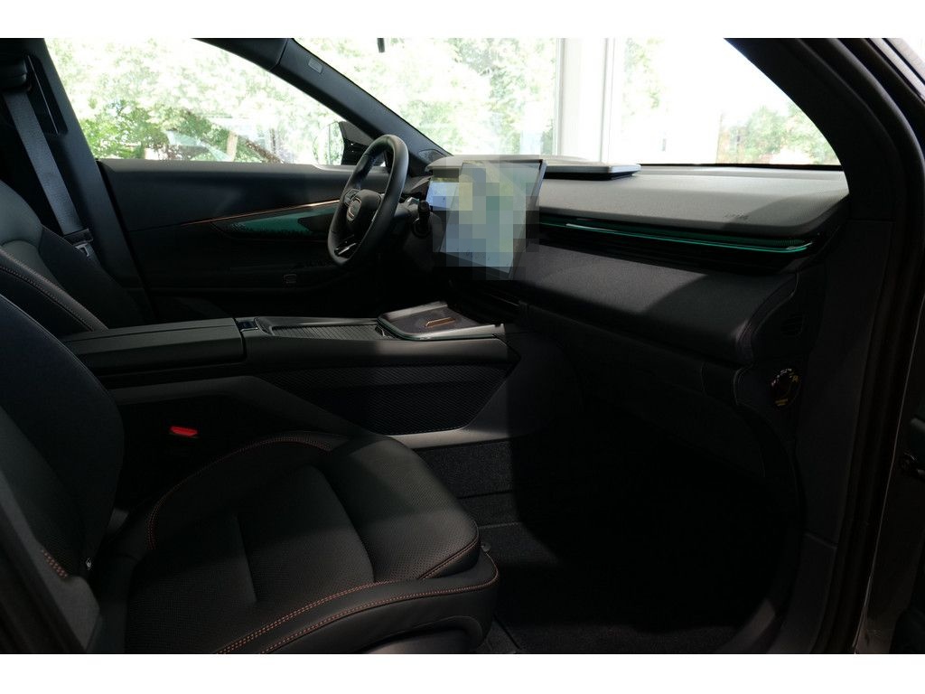 Lynk&Co 08 More KAMERA NAVI ACC AKTIVSITZE LED PANO 360° foto 14