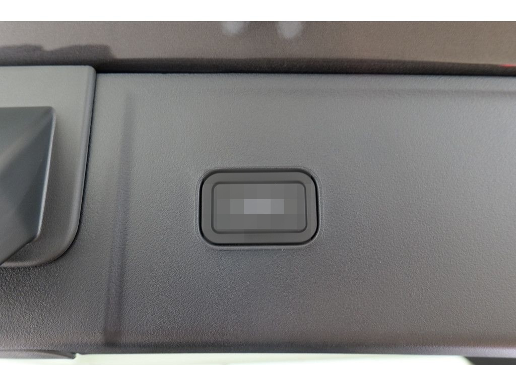 Lynk&Co 08 More KAMERA NAVI ACC AKTIVSITZE LED PANO 360° foto 16