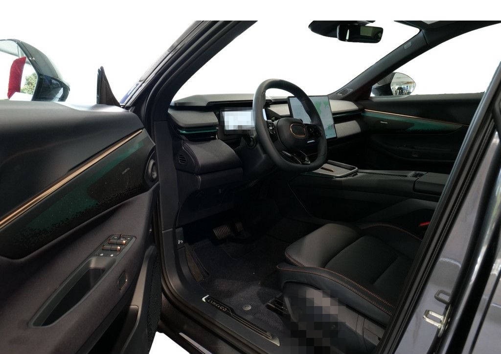 Lynk&Co 08 More KAMERA NAVI ACC AKTIVSITZE LED PANO 360° foto 8