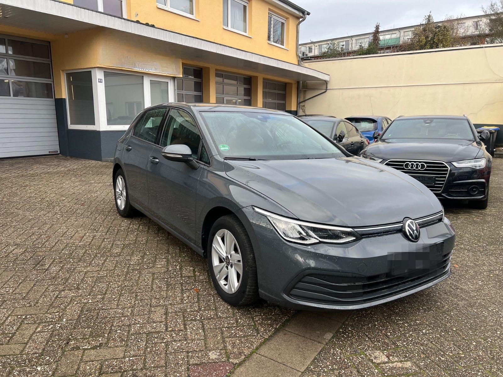 Volkswagen Golf VIII Lim. Life*PDC*SHZ*AHK*** foto 1