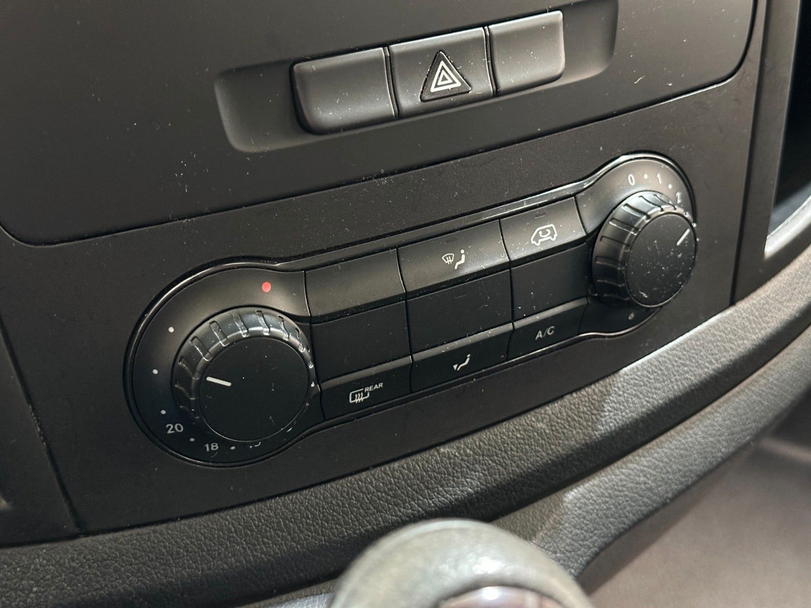 Mercedes-Benz Vito Tourer 109 CDI Extralang Klima*9-Sitzer foto 19