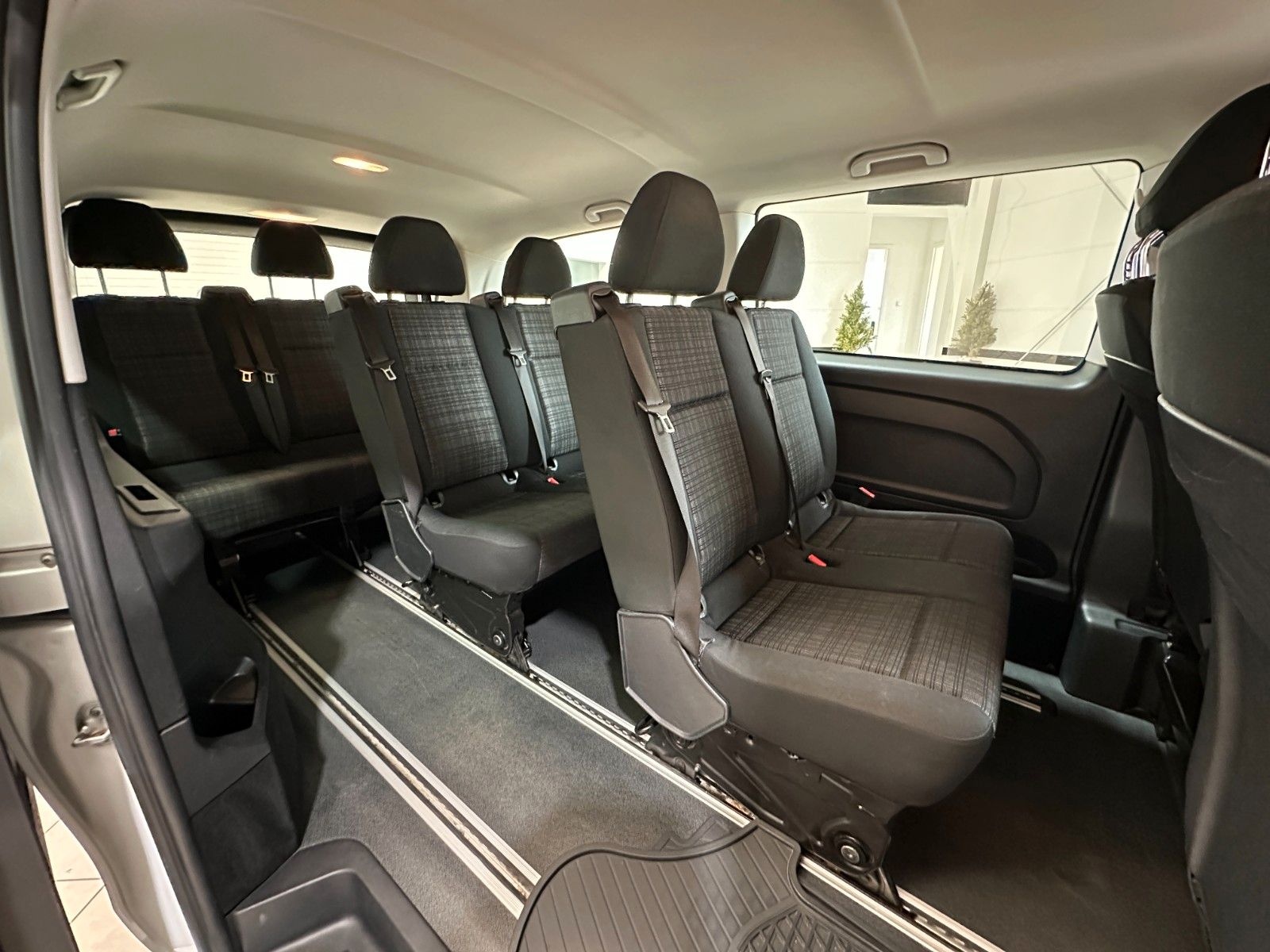 Mercedes-Benz Vito Tourer 109 CDI Extralang Klima*9-Sitzer foto 24