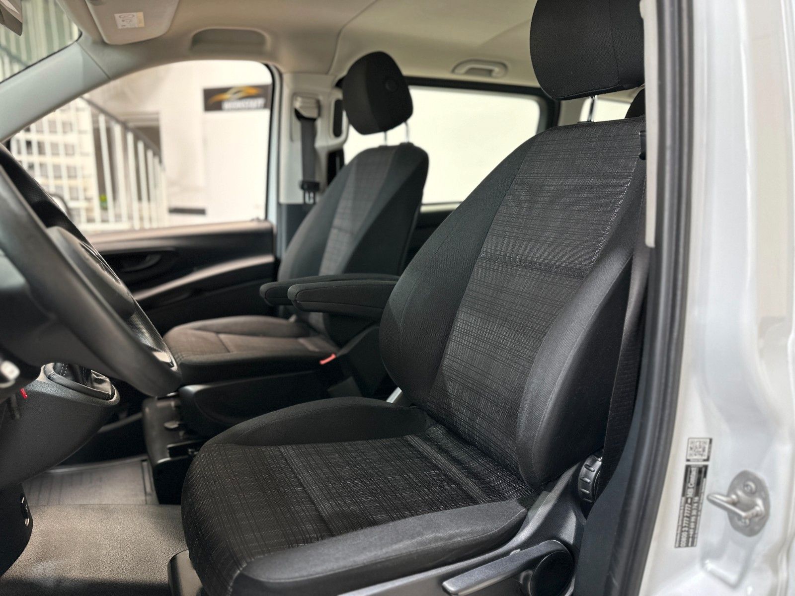 Mercedes-Benz Vito Tourer 109 CDI Extralang Klima*9-Sitzer foto 9