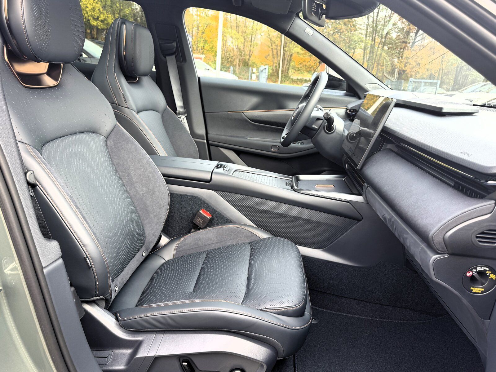 Lynk&Co 08 More Long-Range-Hybrid foto 13