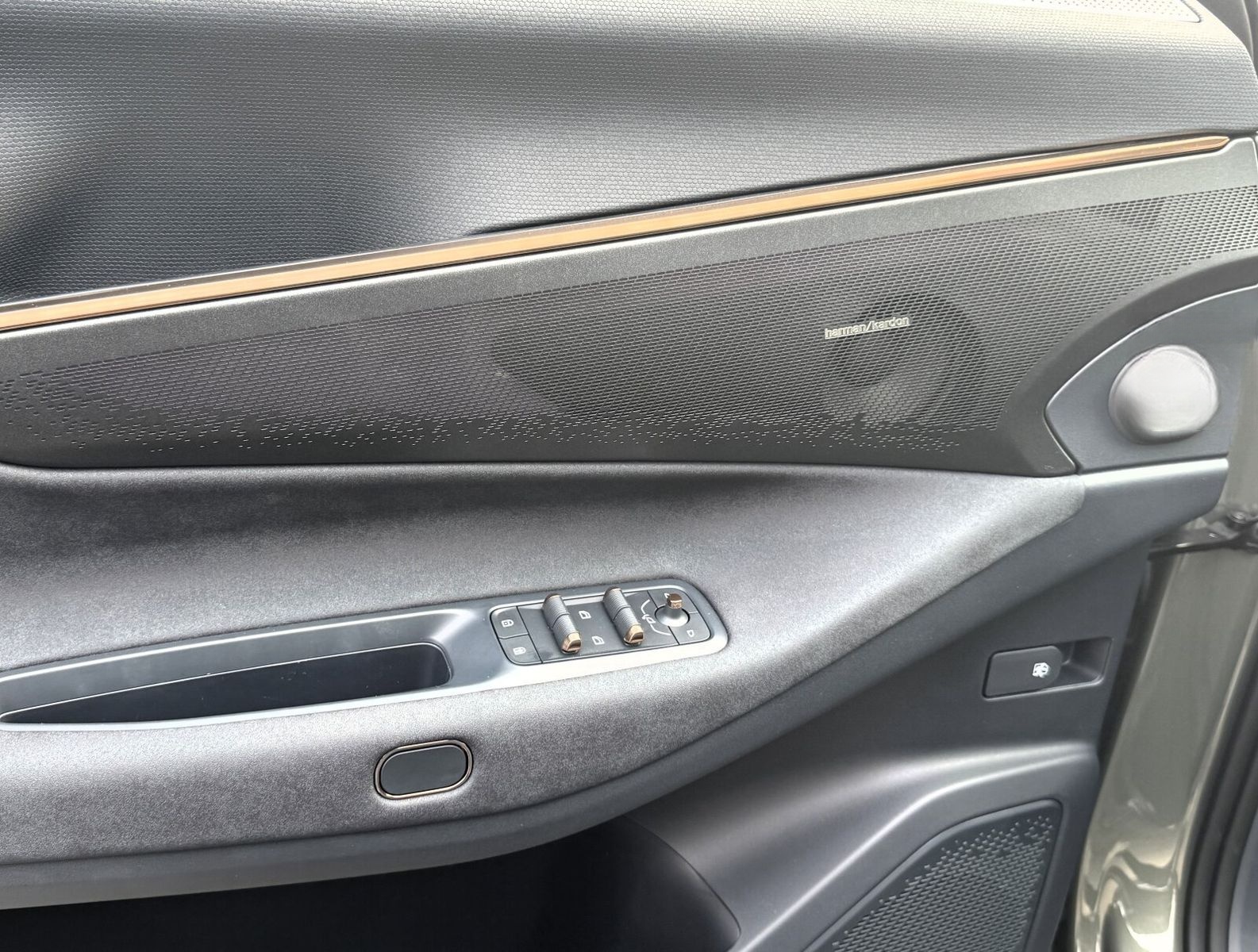 Lynk&Co 08 More Long-Range-Hybrid foto 17