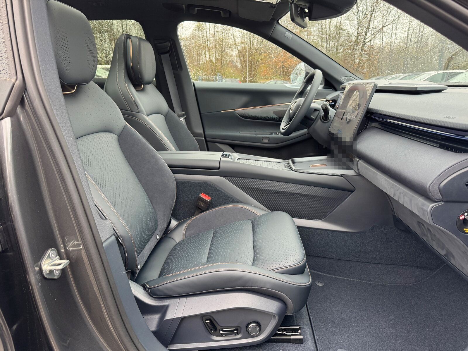 Lynk&Co 08 More Long-Range-Hybrid foto 15