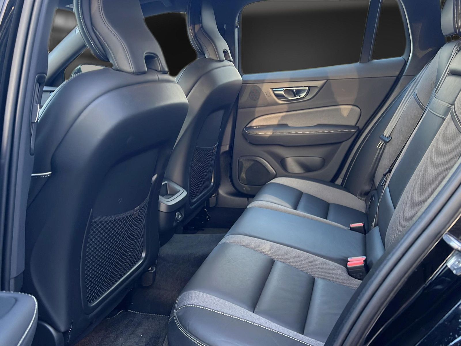 Volvo V60 R Design Memory*Leder*H&K*Kamera*LED*Navi foto 17