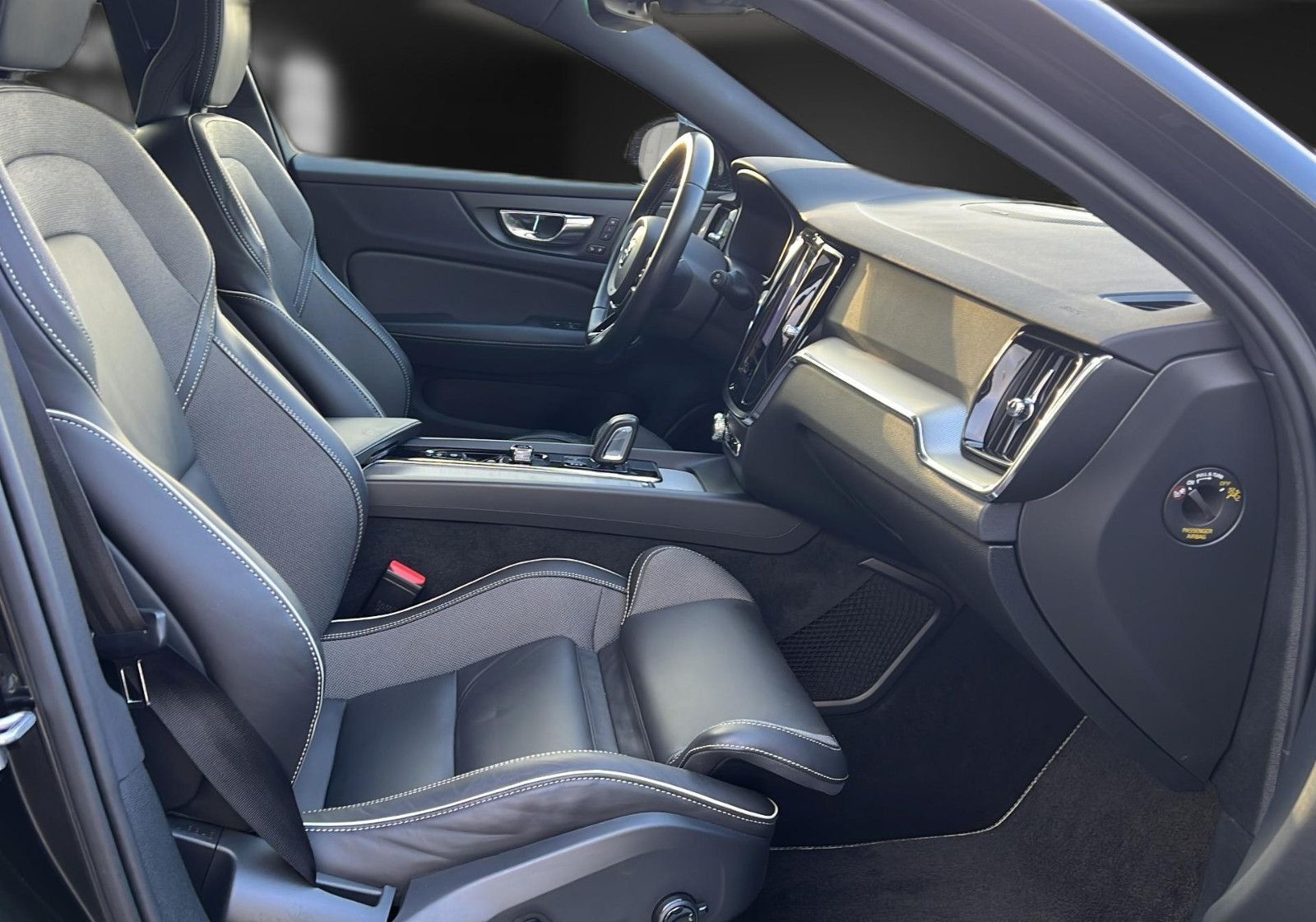 Volvo V60 R Design Memory*Leder*H&K*Kamera*LED*Navi foto 9