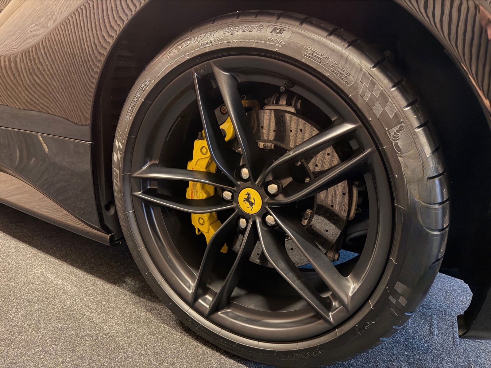 Ferrari Carbon Sitze Golddrake, Garantie bis 03/2028 foto 13