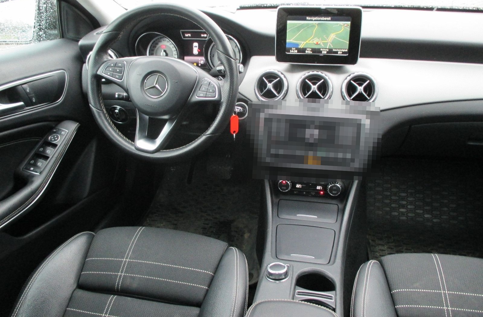 Mercedes-Benz GLA 200 d 4Matic Urban Autom., Navi foto 7