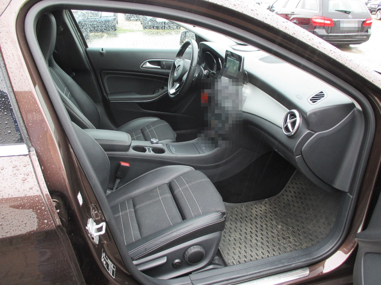 Mercedes-Benz GLA 200 d 4Matic Urban Autom., Navi foto 8