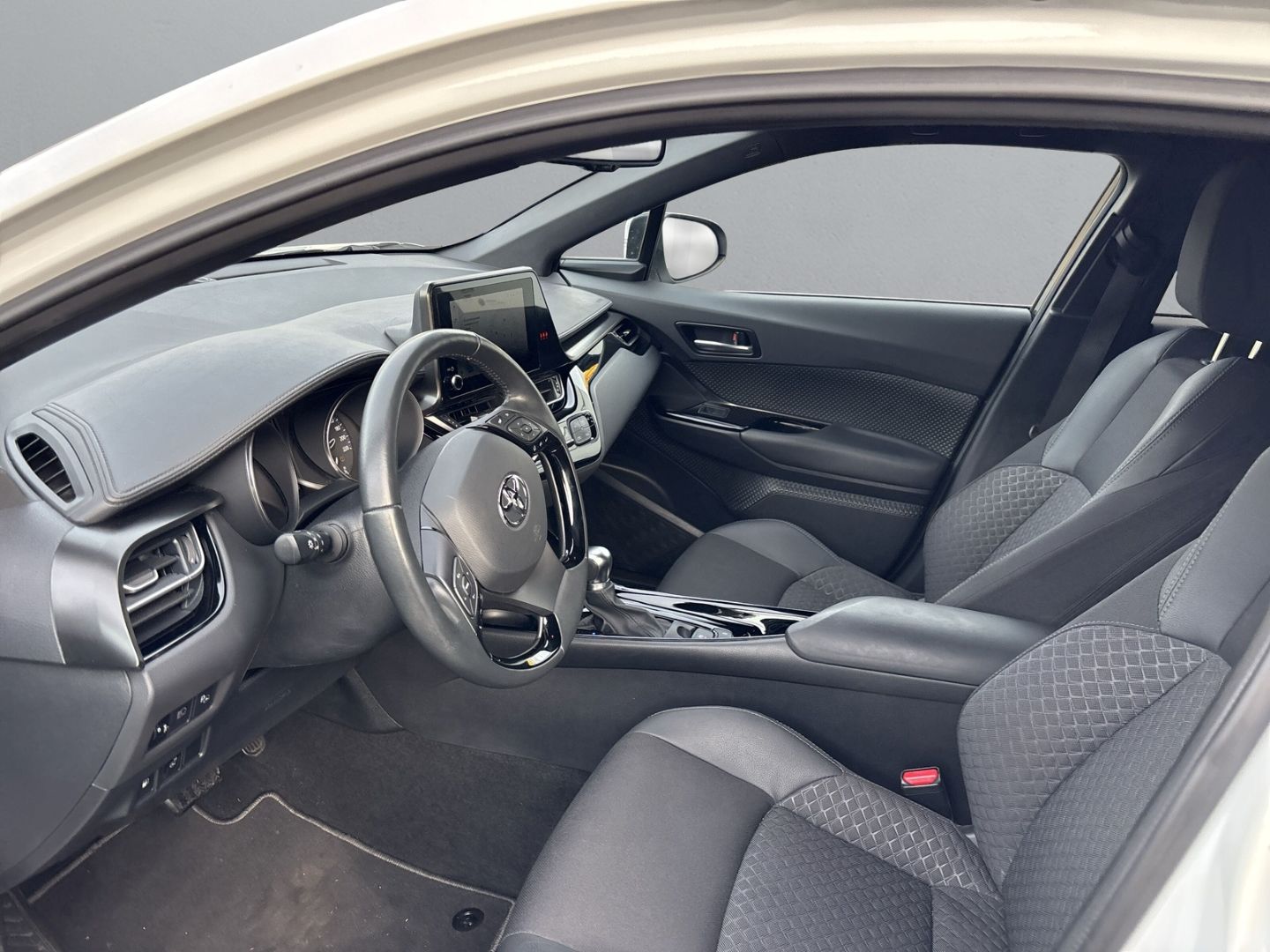 Toyota C-HR Hybrid Team D Navi LED Apple CarPlay Androi foto 7