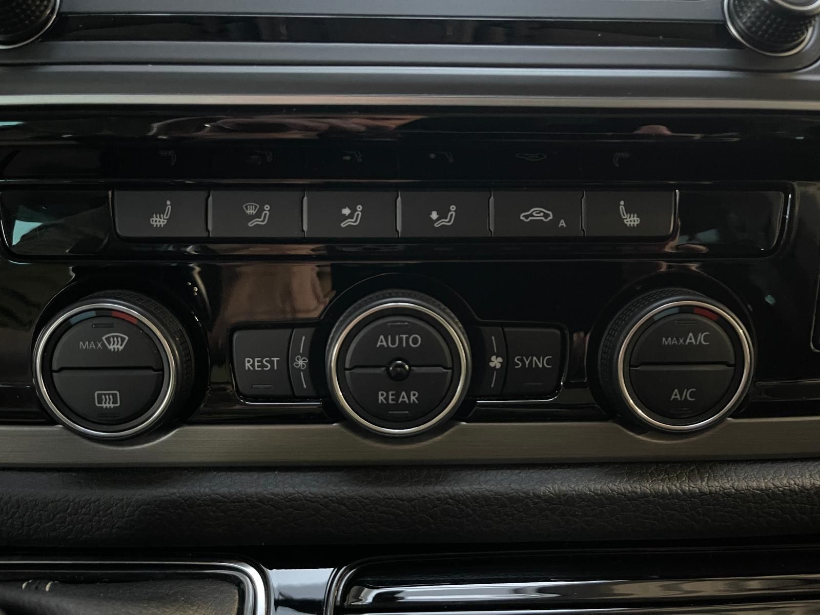 Volkswagen T6 Multivan 2.0 TDI Automatik+Generation Six+AHK foto 14