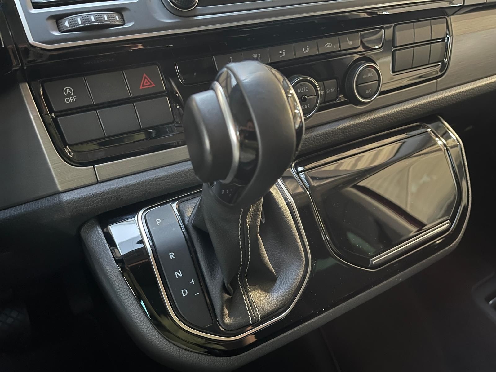 Volkswagen T6 Multivan 2.0 TDI Automatik+Generation Six+AHK foto 15