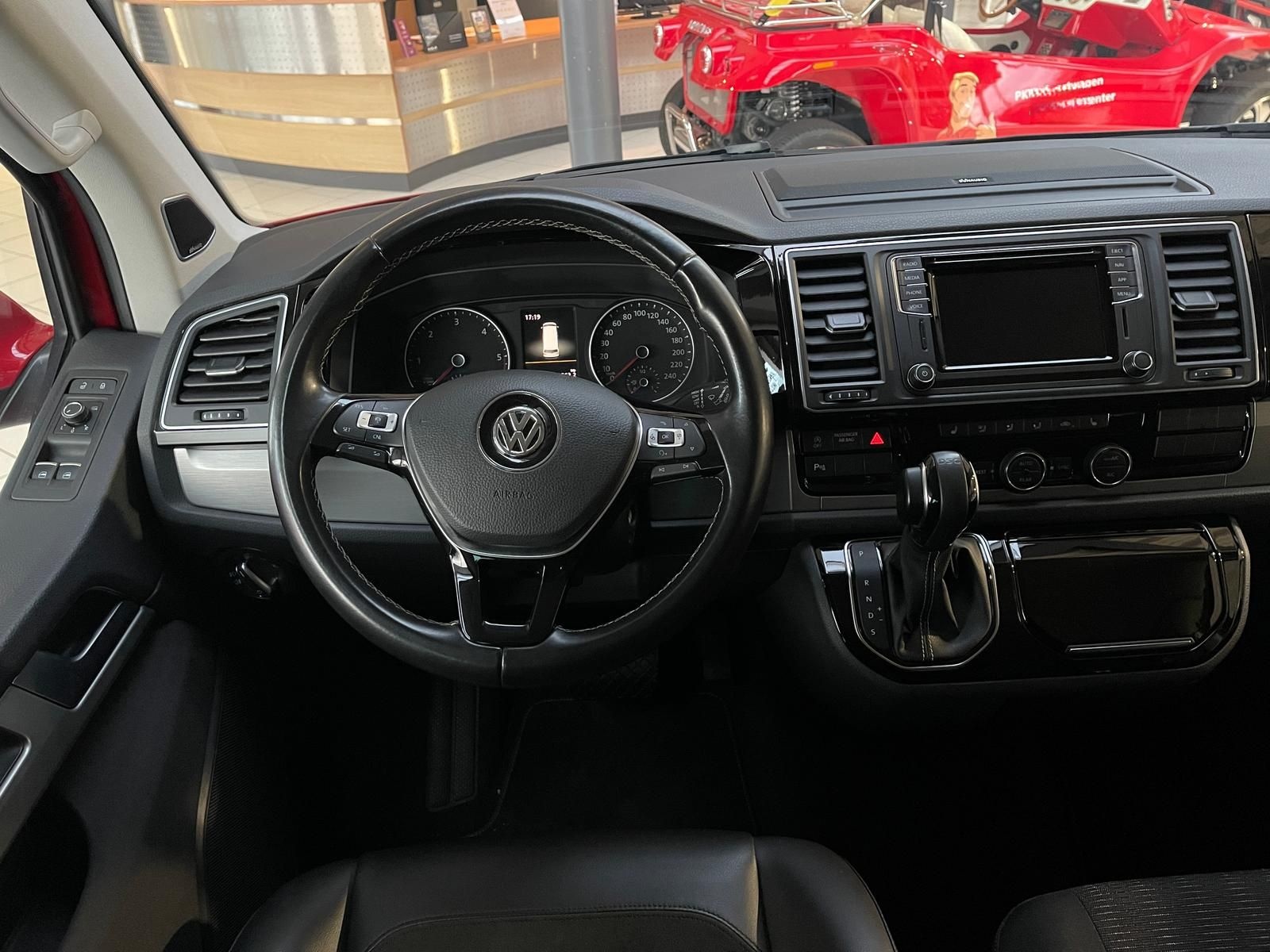 Volkswagen T6 Multivan 2.0 TDI Automatik+Generation Six+AHK foto 9