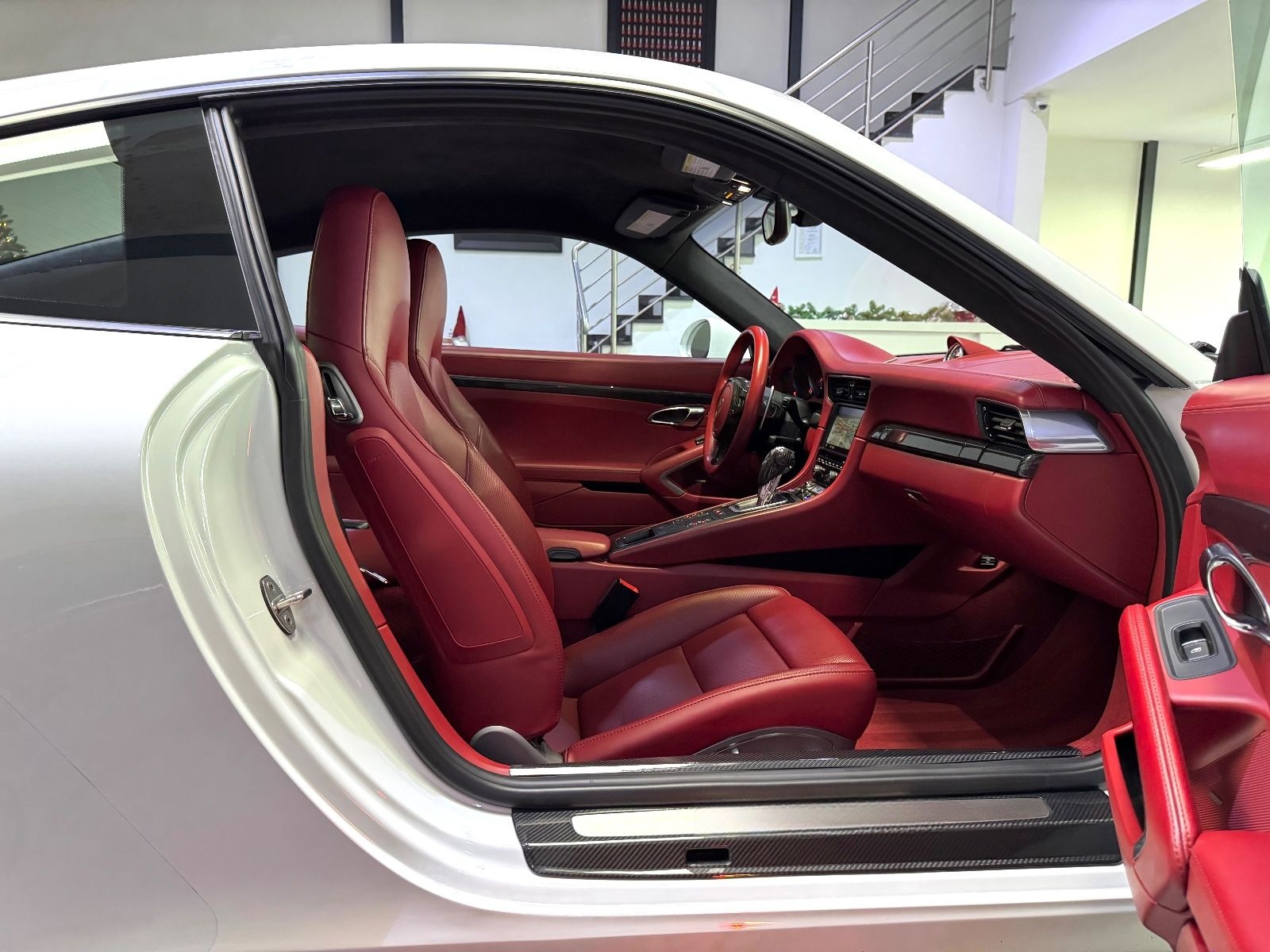 Porsche 911-991 CARRERA 4 GTS PDK CARBON KAMERA BOSE 20" foto 13
