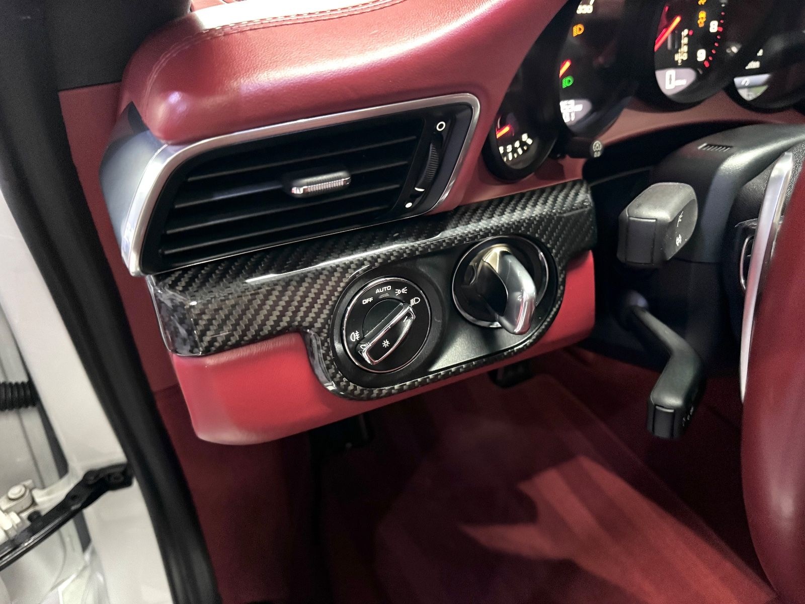 Porsche 911-991 CARRERA 4 GTS PDK CARBON KAMERA BOSE 20" foto 18