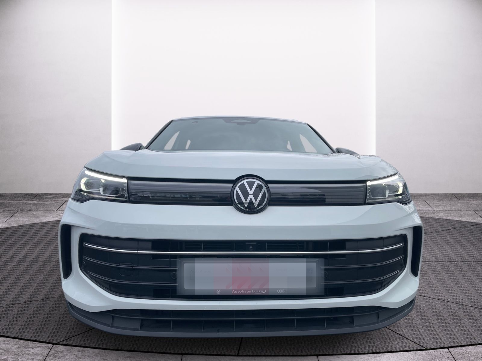 Volkswagen Tiguan 1.5 eTSI Goal 110 kW Matrix-LED AZV Side foto 4