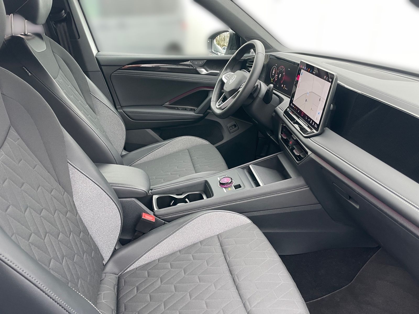 Volkswagen Tiguan 1.5 eTSI Goal 110 kW Matrix-LED AZV Side foto 10