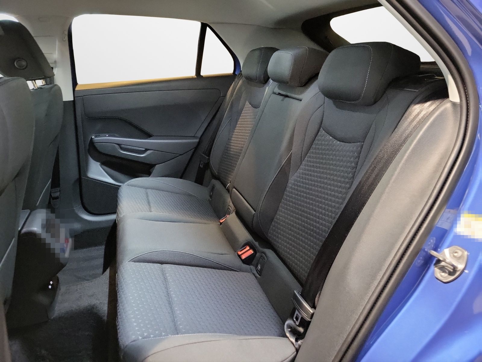 Volkswagen T-Roc 1.5 eTSI DSG Life  LED Kamera PDC LM Tempo foto 11
