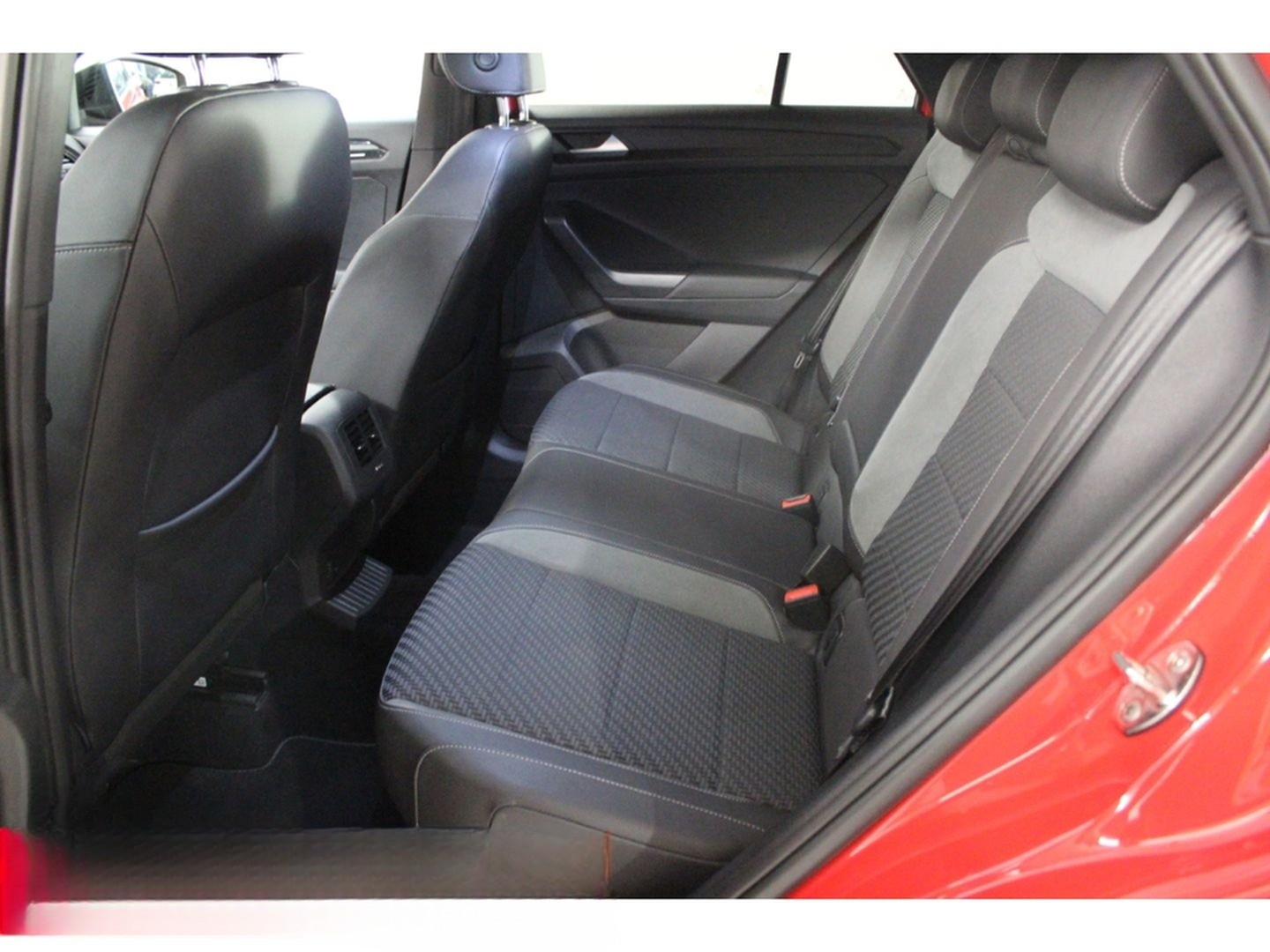 Volkswagen T-Roc 2.0 TSI DSG 4Mo. 2x R-Line 19 ACC NAVI LED foto 12