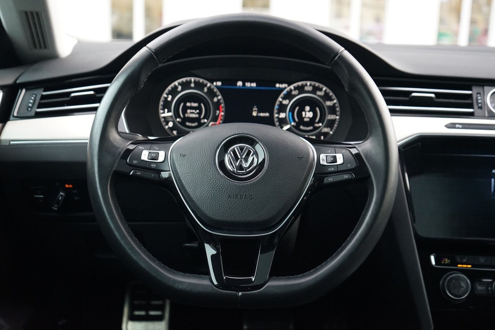 Volkswagen Arteon 1.5 TSI Elegance LED Panorama ACC Navi foto 15
