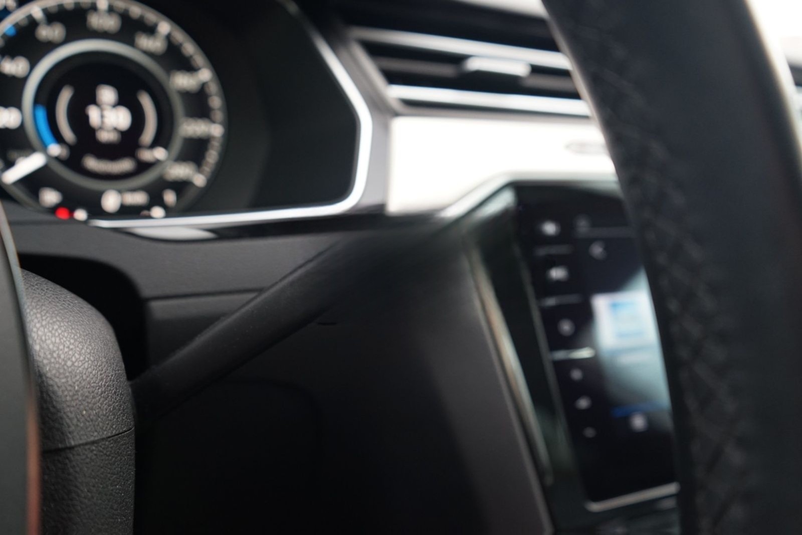 Volkswagen Arteon 1.5 TSI Elegance LED Panorama ACC Navi foto 19