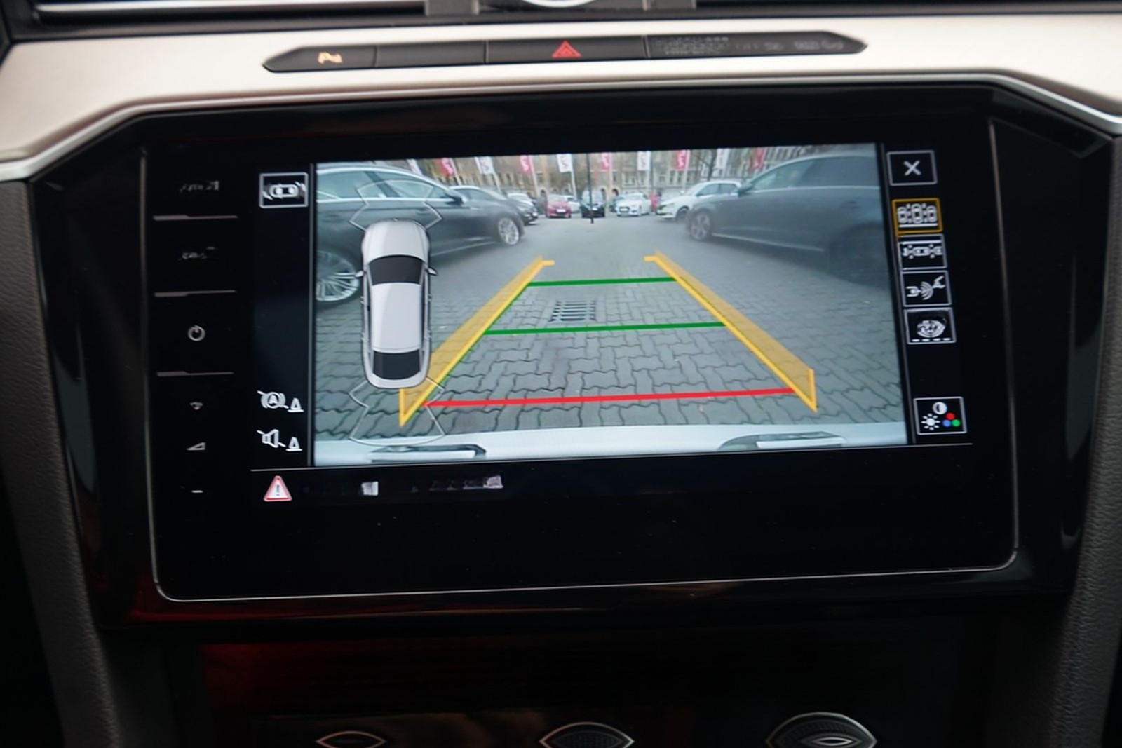 Volkswagen Arteon 1.5 TSI Elegance LED Panorama ACC Navi foto 22