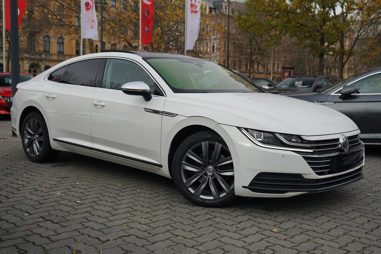 Volkswagen Arteon 1.5 TSI Elegance LED Panorama ACC Navi foto 4