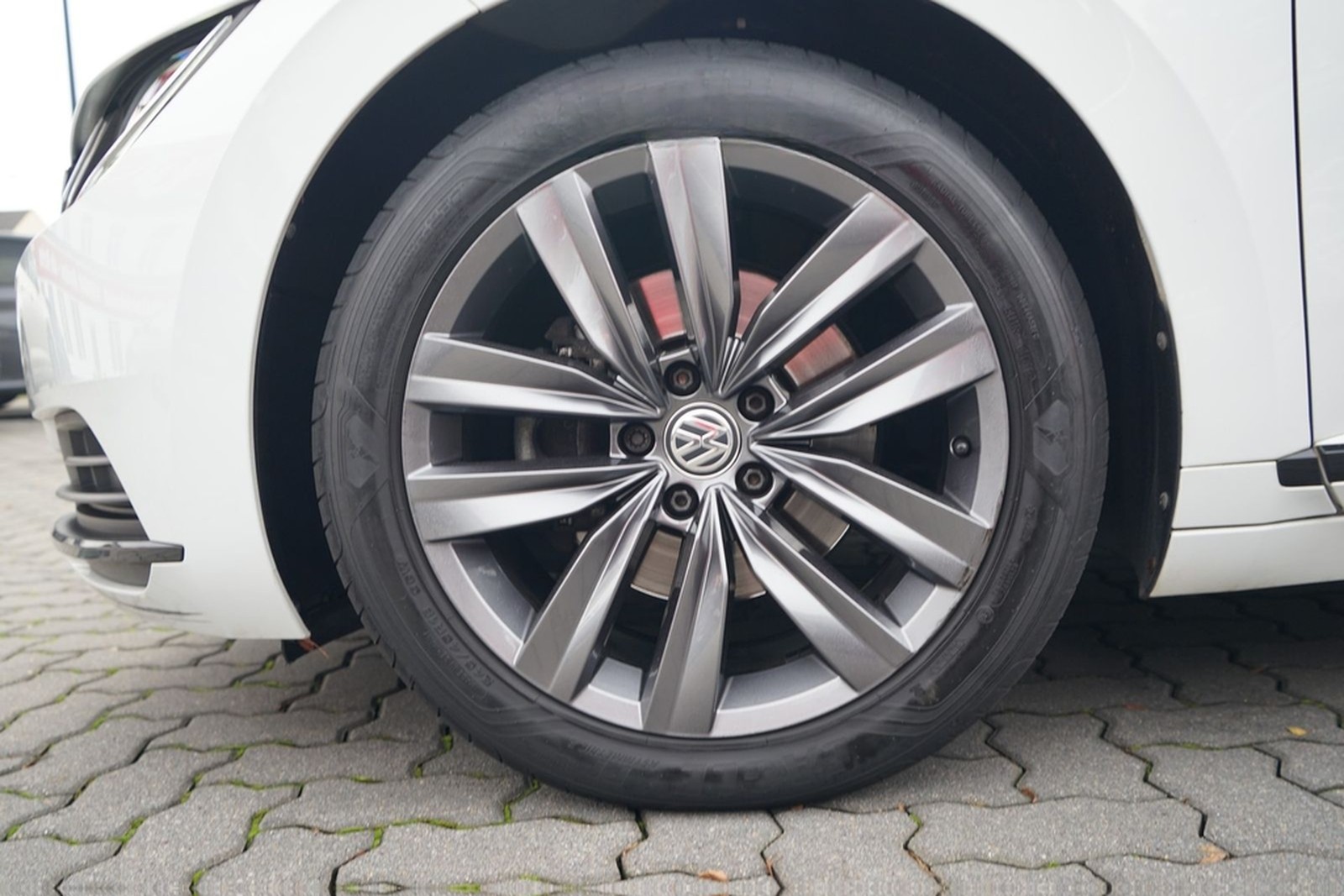 Volkswagen Arteon 1.5 TSI Elegance LED Panorama ACC Navi foto 32