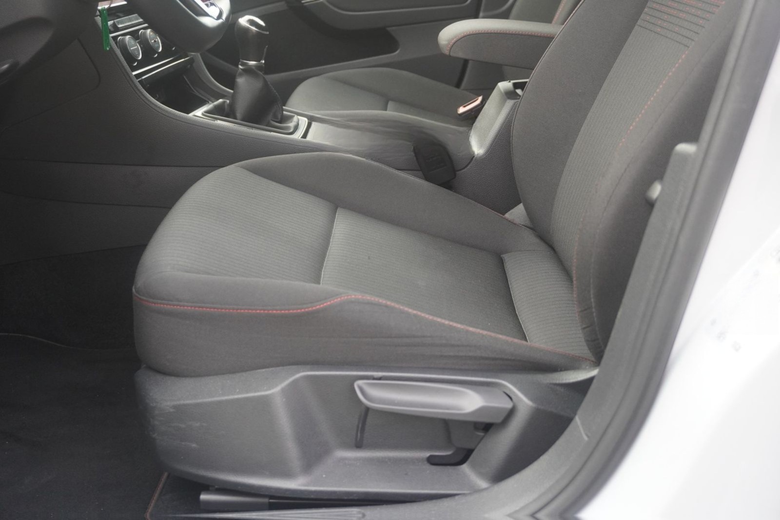 Volkswagen Golf VII Variant 1.5 TSI VC LED ACC AHK Dynaudio foto 23
