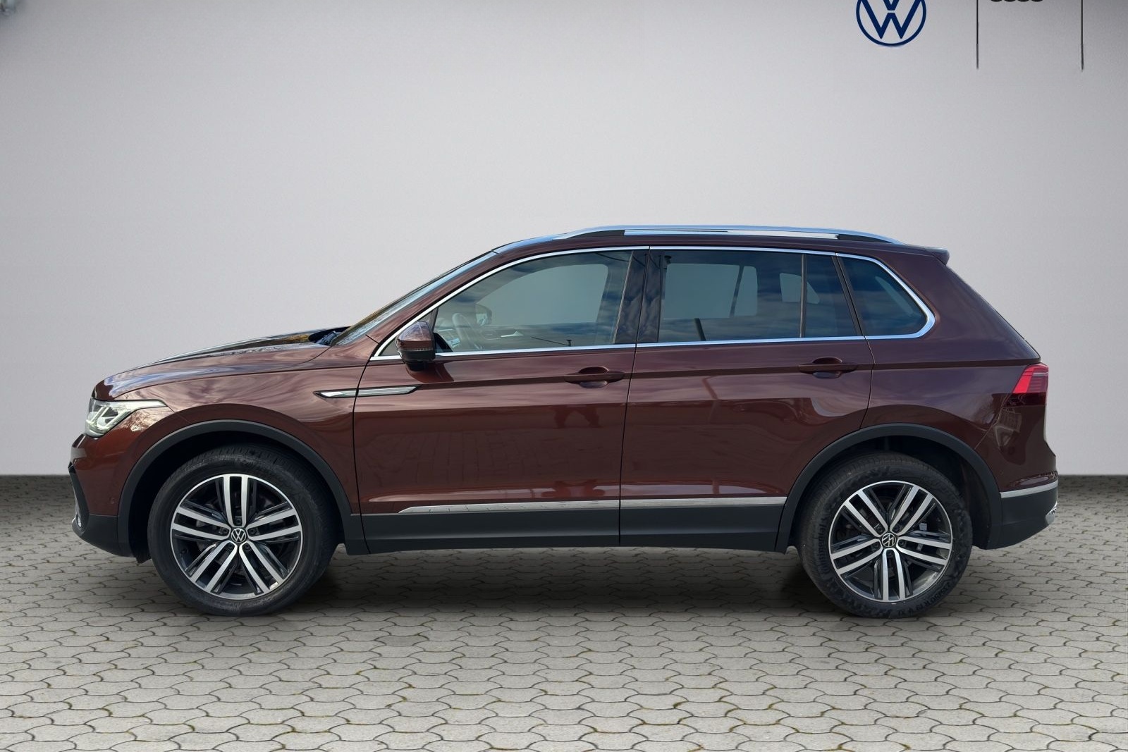 Volkswagen Tiguan Elegance 2.0 TDI DSG 4Motion*LED*NAV*AHK* foto 2