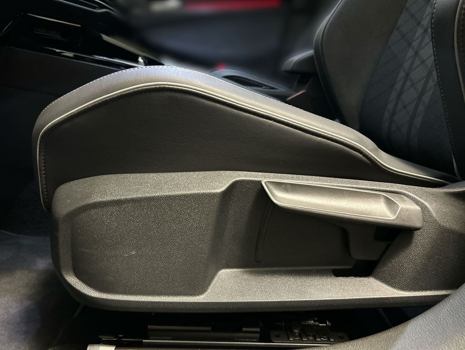 Volkswagen Golf Variant 2.0 TDI DSG R-Line CarPlay ACC LED foto 12
